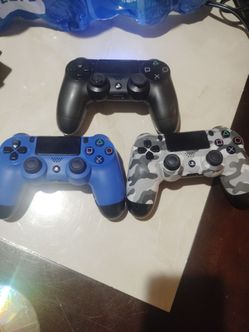 Sony PS4 DualShock 4 Controllers – Lot of 3