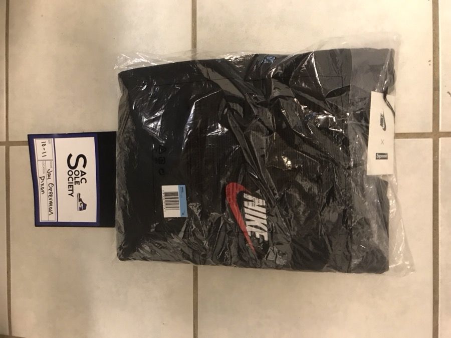 Supreme Nike crewneck sz Medium