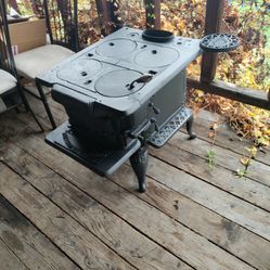 Antique Cook Stove, Jewel Windsor