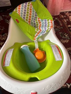 Like NEW Fisher price convertible 4 In 1 Bath Tub From Newborn To Toddler
