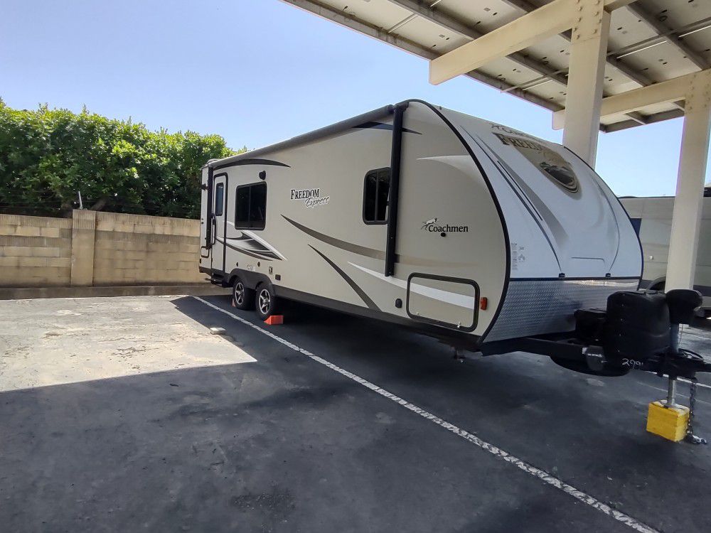 2018 Coachmen by Forest River Freedom Express 246RKS