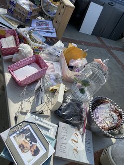 Tons of Wedding Stuff in Lot Pink and Rose Gold