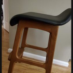 Bar Stool ( Leather Counter Top Height)