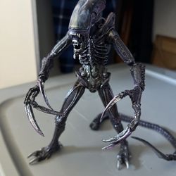 NECA Alien