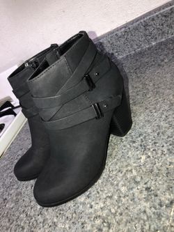 Women boots size 6