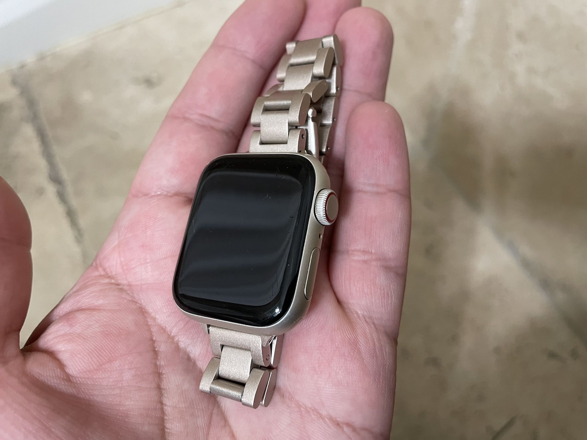 Apple Watch SE 2nd Gen GPS Cellular 40mm- Starlight