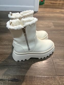 BRAND NEW WHITE PLATFORM BOOTS