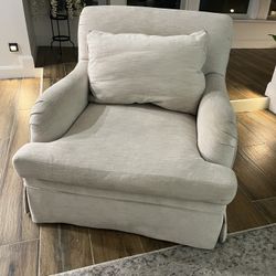 Arm Chair With Ottoman