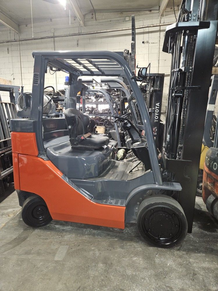 8k Cap Toyota Forklift 