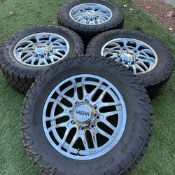 Chevy HD 250 rims 8 Birlos del 2011 para arriba 8x180 rims 35x12.50/20 tires good