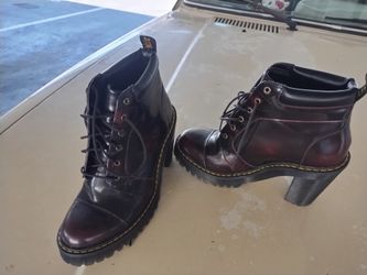 Dr Marten Lace Up High Heels Boots Wmns  AV004 Sz 8 NEW 