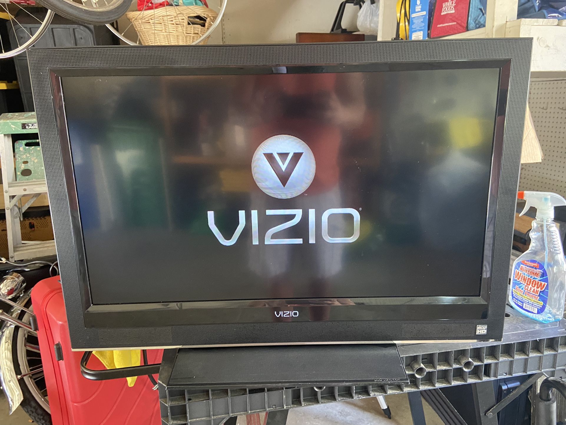 Vizio 32 inch Flatscreen TV