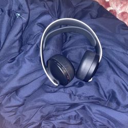 Used Pulse 3D Headphones Barley Used Had No Time To Use Them 