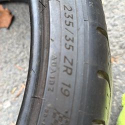 235/35z19