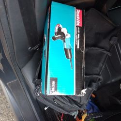 Makita Angle Grinder 