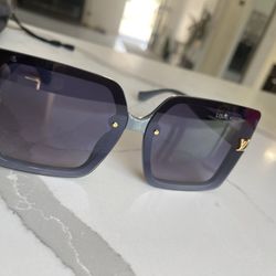 New Beautiful Sunglasses Asking $100!!! OBO 