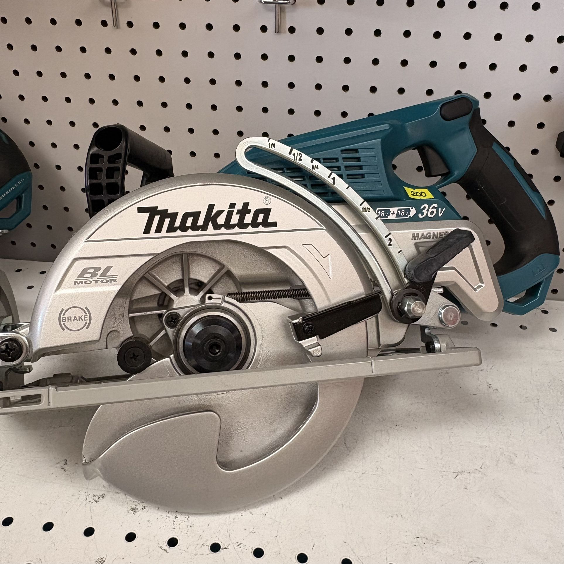 Makita New 71/4” Circular Saw 36v Brushless ( No Battery ) Nuevo 