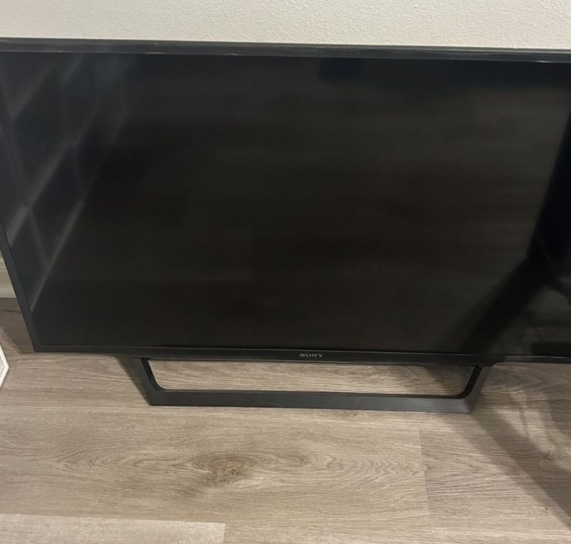 Sony 39 Inch TV With Remote