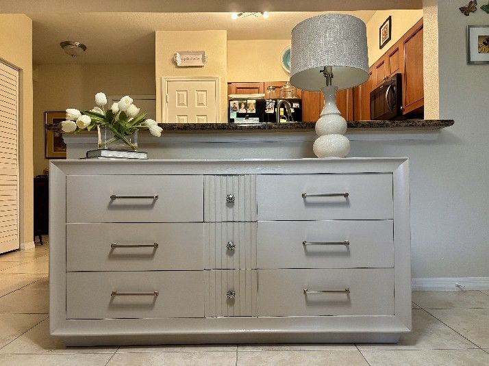 Mid Centur Modern Dresser