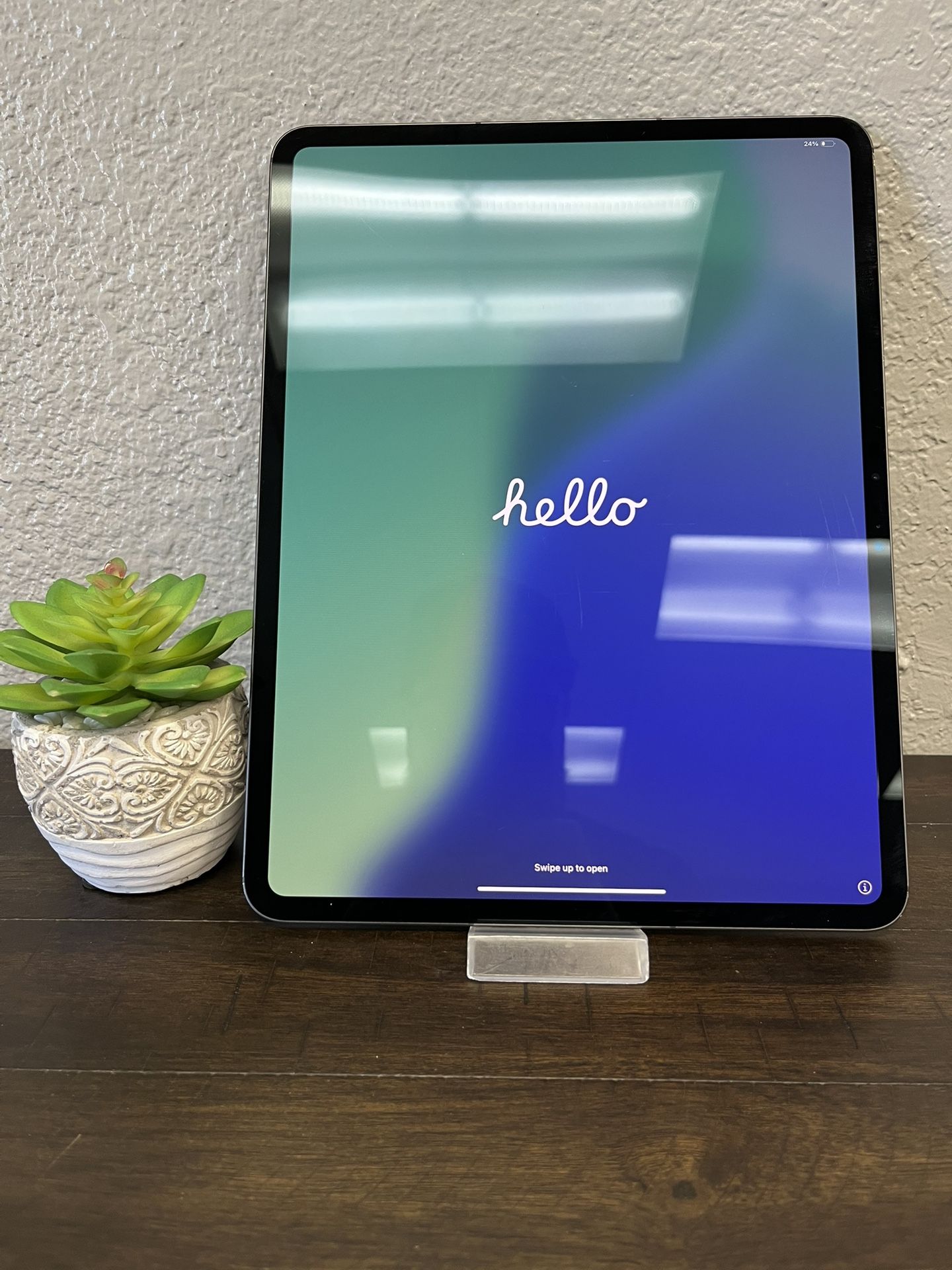 July Promo 🎆 iPad Pro 13” M4 Cellular 256GB - Black