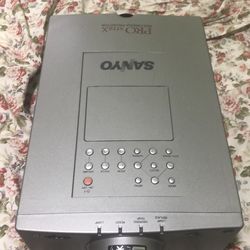 sanyo pro xtrax multiverse projector