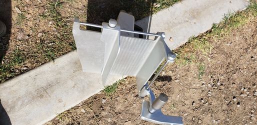 Hobart attachment meet cutter