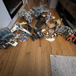 Legos sets from Batman,marvel and Star Wars 