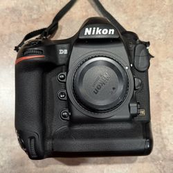 Nikon D6 DSLR Camera $3000