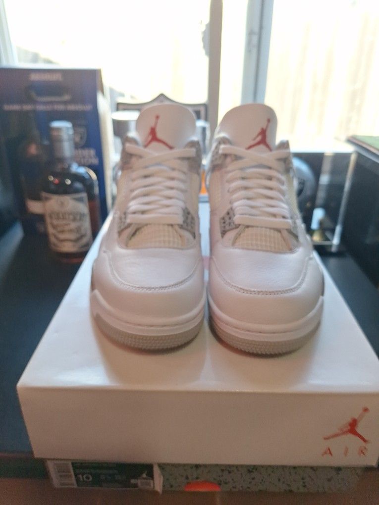 New Air Jordan 4 Retro White Oreo  Size 10