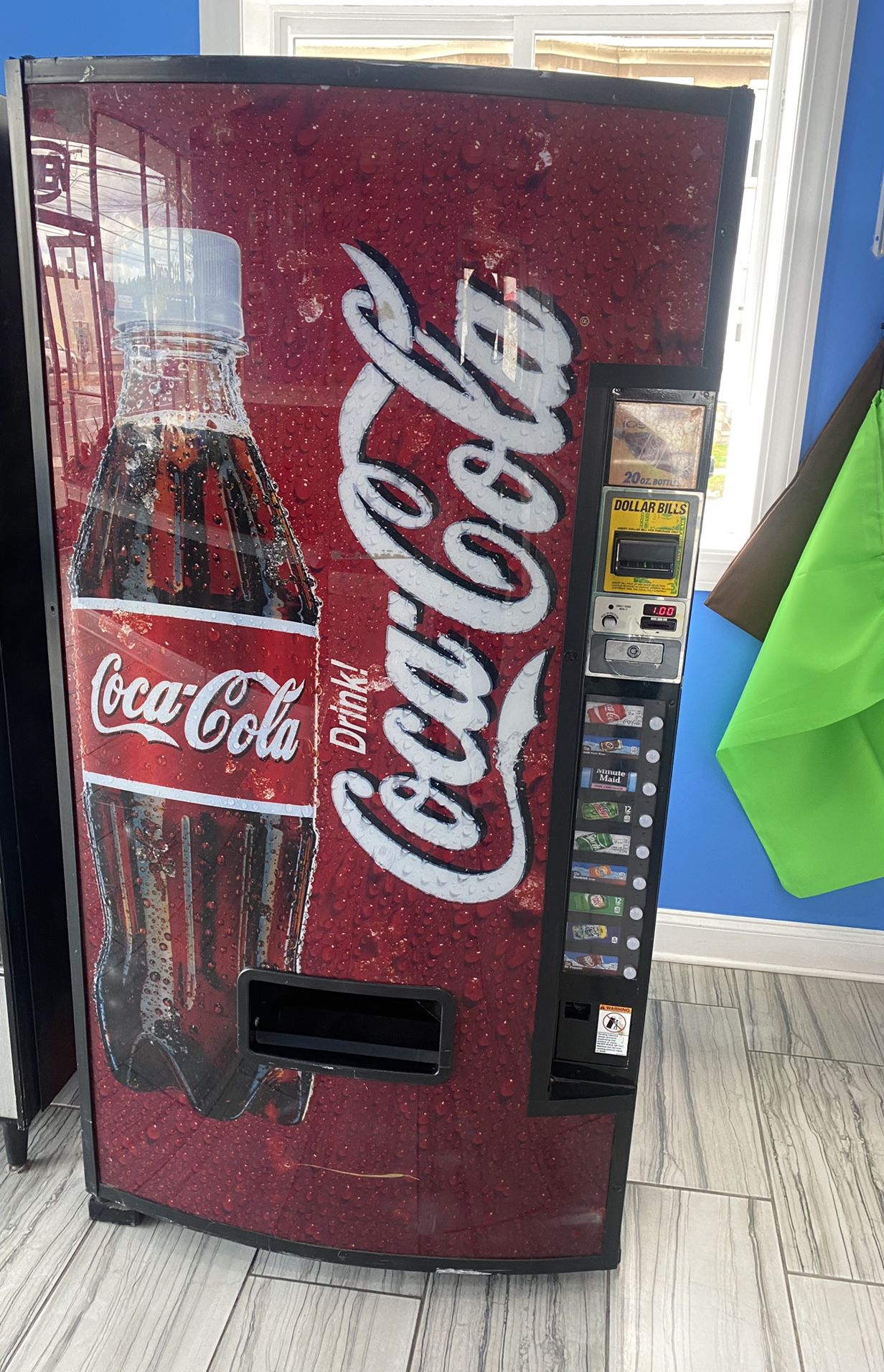 1 Soda Vending Machine