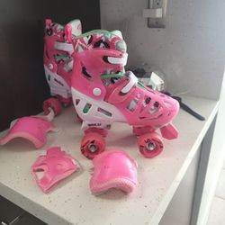 Roller Derby Skates With Bag And Accesories Size 3 -6