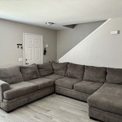 2 Piece Sectional Couch 