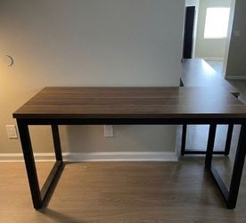 Desk Need gone asap