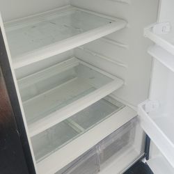 FREE  Fridge/ REFRIGERADOR Gratis!