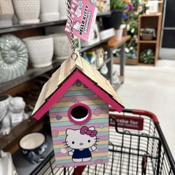 Hello Kitty Birdhouse