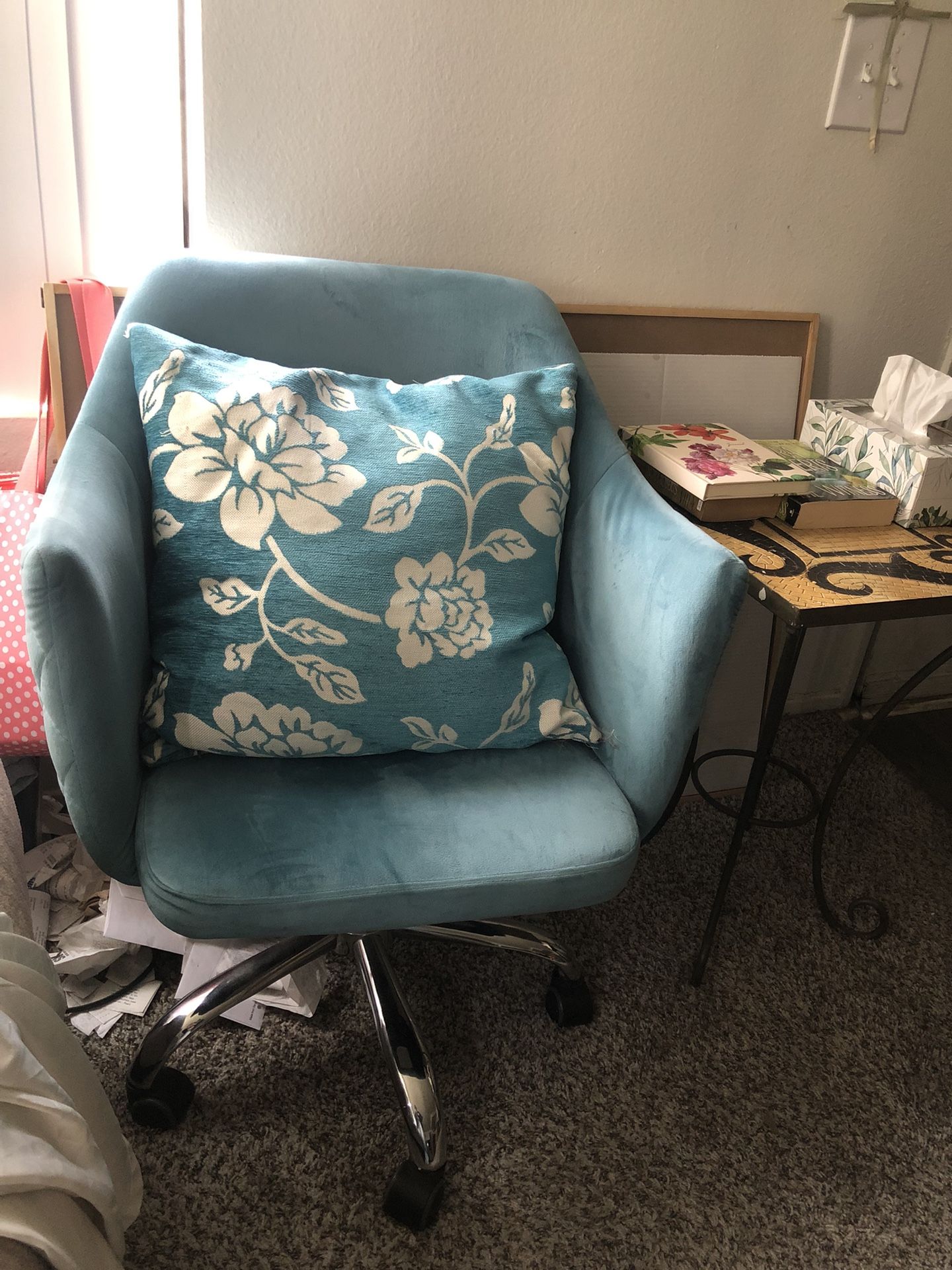 Wheeled Adjustable Chair With Feather Pillow
