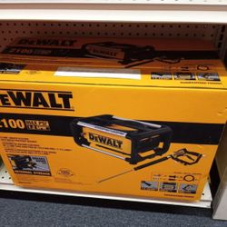 
DEWALT
2100 PSI 1.2 GPM 13 Amp Cold Water Electric Pressure Washer with Internal Equipment Storage