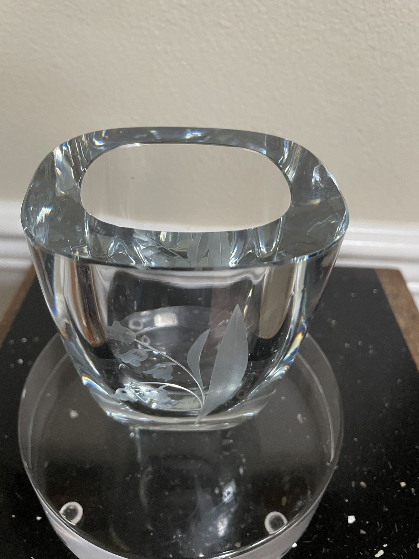 Strimbershyttan Etched Lily Flower Clear Glass Vase Short Oval 3.5x1x3”
