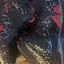 Nike Charles Barely Foam positions 