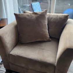 Macy's Mocha Brown Comfy Side Chair Oversized Living Room chair