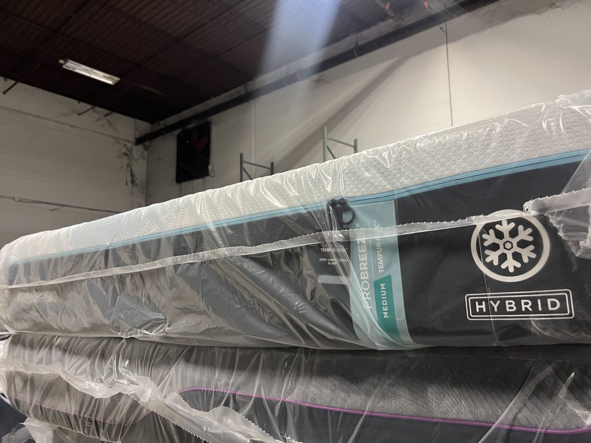 ❄️King Mattress Tempurpedic ProBreeze Medium Hybrid ❄️