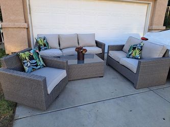 Great patio set!