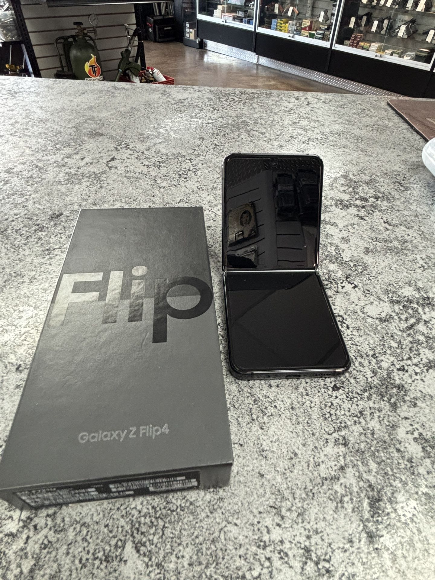 Samsung Galaxy Z Flip4
