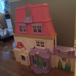 Free Girls Doll House Toy 