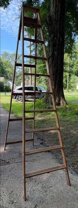Wooden Step Ladder: 10FT