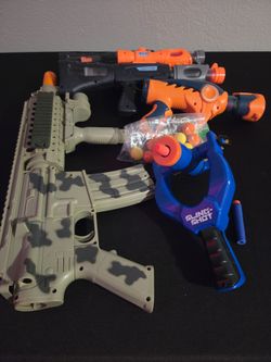 Lot of 5 Toy Guns