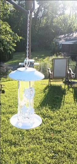 Lady Bug Design Bird Feeder
