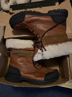 Size 10 Men’s Ugg Boots 