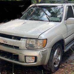 2002 Infiniti QX4