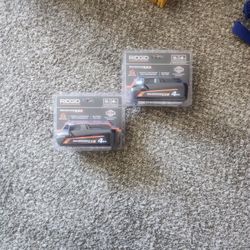 RIGID MAX Output Litium EX P 4Ah 18V BATTERIES  BUNDLE